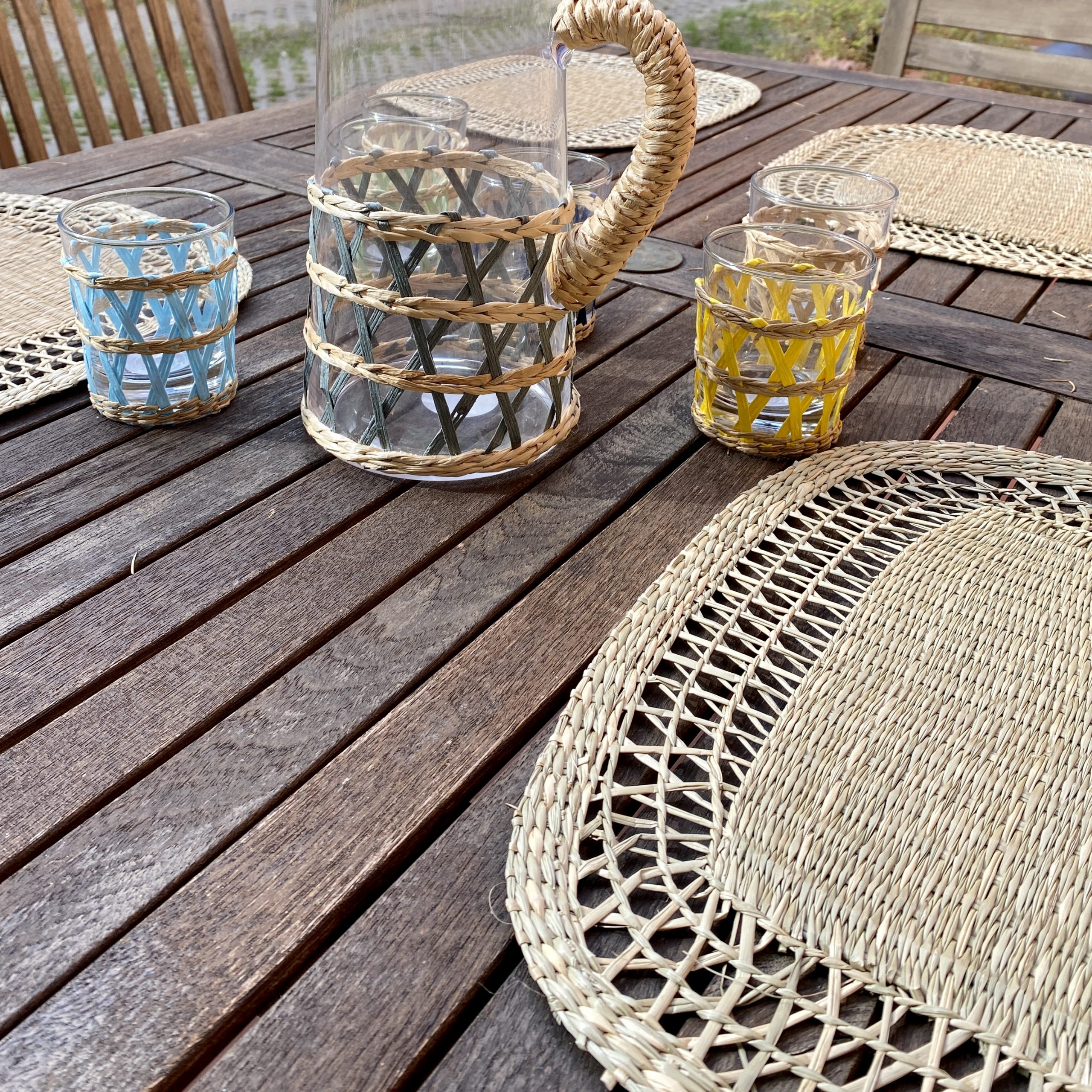 LACIS TURQUESA - Jarra de cristal y ratán de color turquesa y natural. CÔTÉ TABLE - Imagen 2