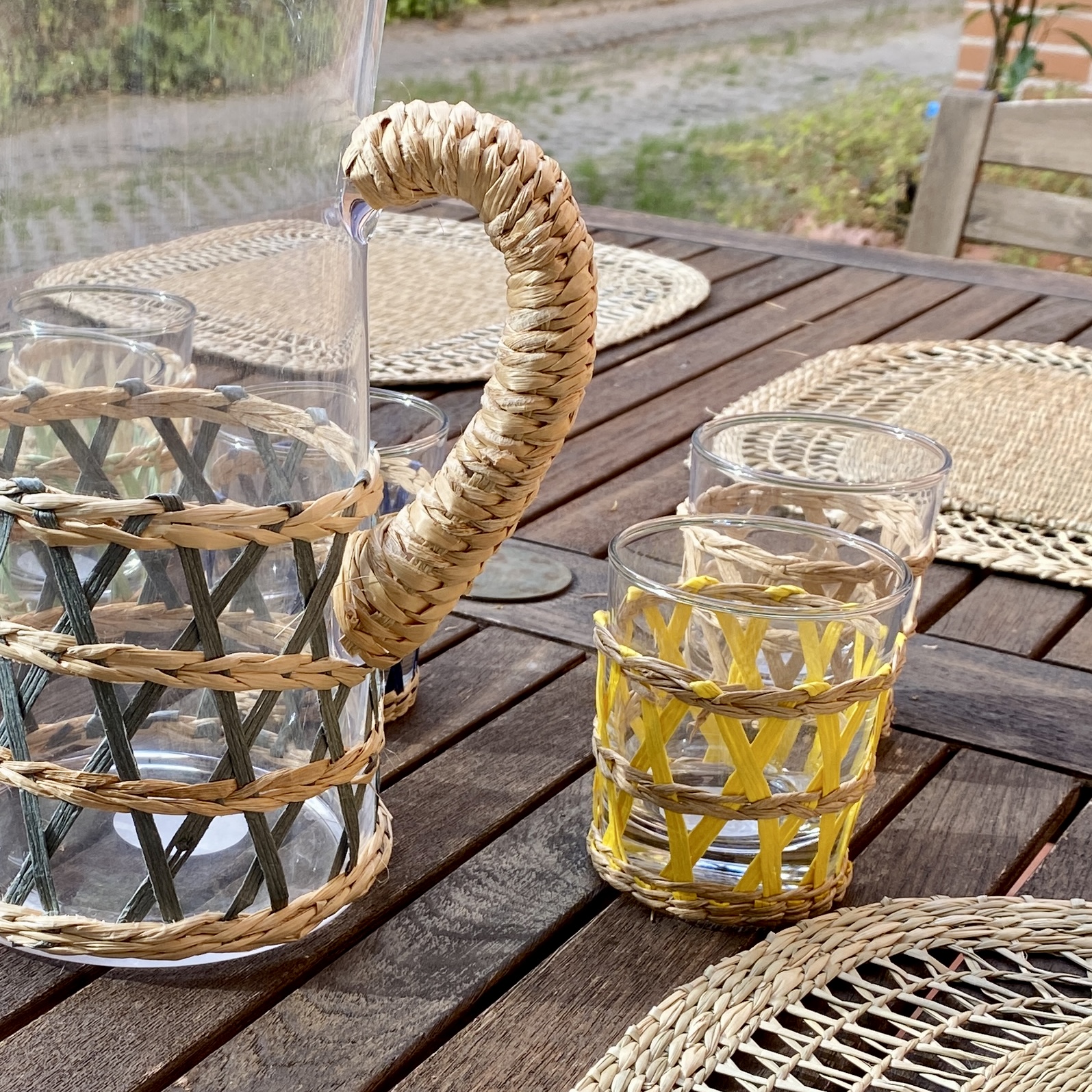 LACIS AMARILLO - Jarra de cristal y ratán de color amarillo y natural. CÔTÉ TABLE - Imagen 2