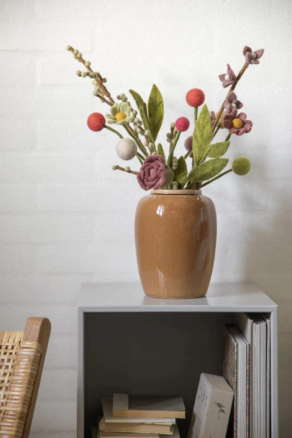 Rama con bayas verdes de fieltro. Gry & Sif - Imagen 2