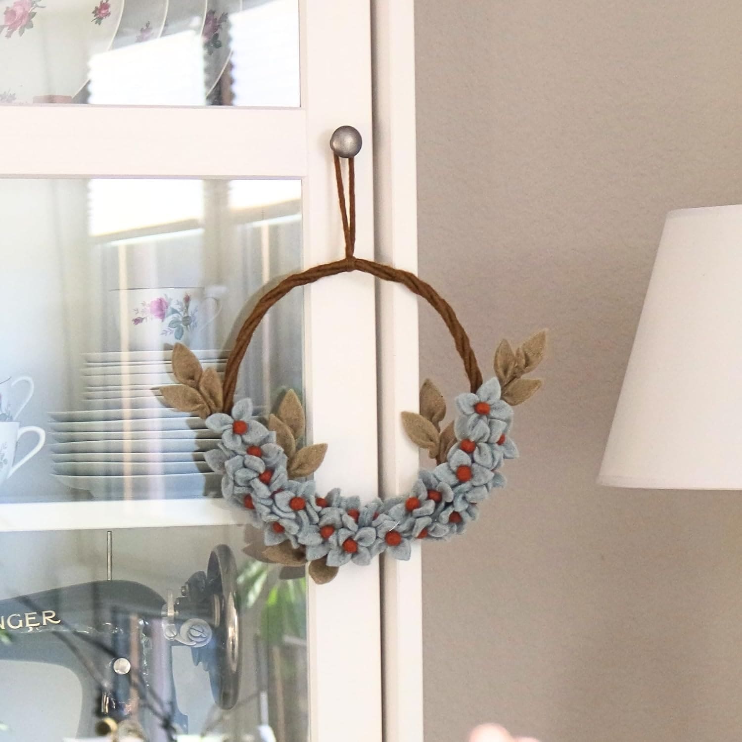 Corona azul de fieltro. Gry & Sif