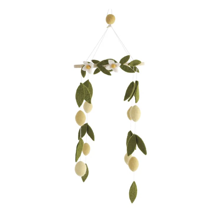 Móvil con limones de fieltro. Gry & Sif - Imagen 3