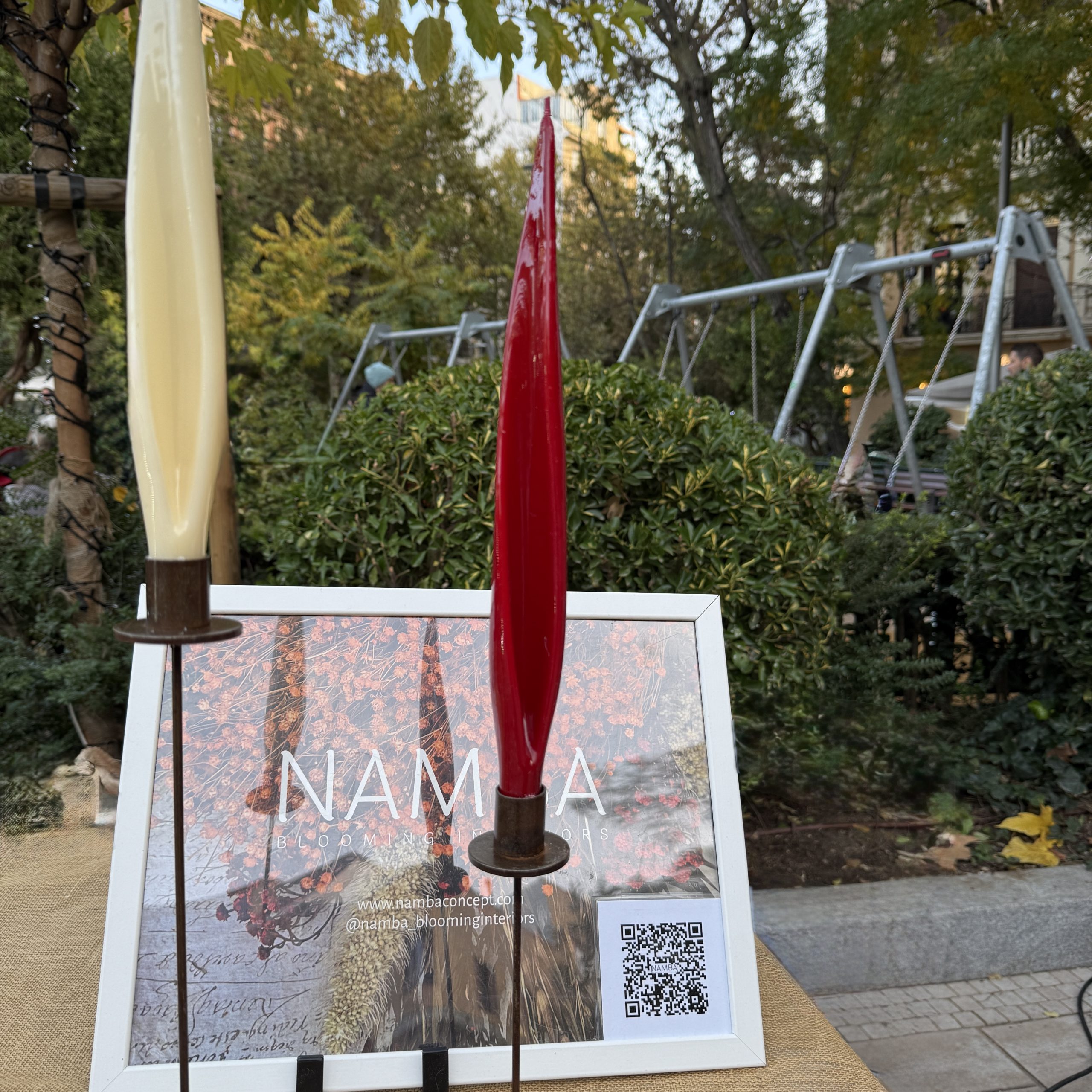 ALDANA - Vela escultórica artesanal esmaltada rojo intenso 35 cm - Imagen 2